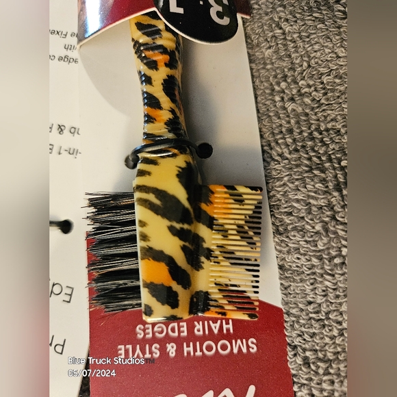 KISS Professional Edge Styler | 3 in 1 | Brush Comb Rattail | Set of 2 - Picture 6 of 7